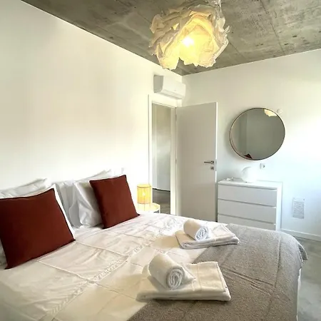 Villas Arneiro I * לוריניה