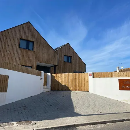 Villas Arneiro I וילה *